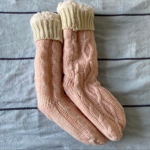 NWOT Jane & Bleecker Plushfill Slipper Socks
